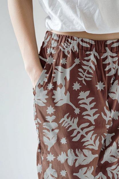 Pantalón Mujer Flores y estrellas café CH